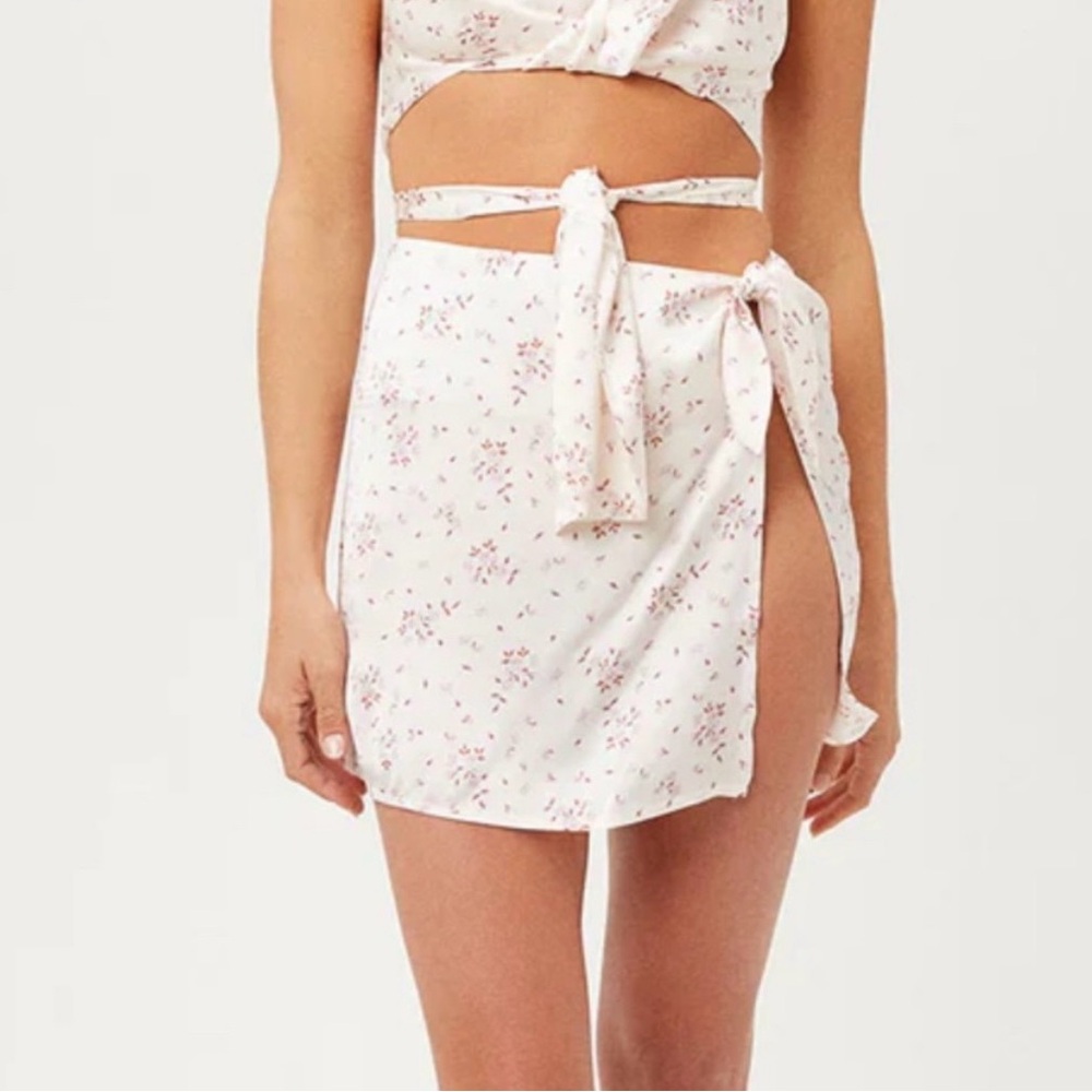 Frankie's Bikinis Sweet Rose Floral Silk Wrap